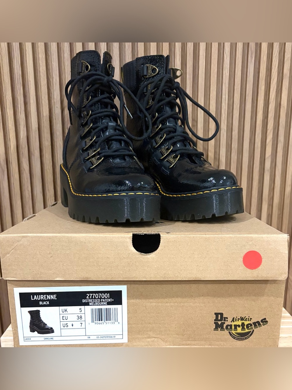 Dr Martens Laurenne Distressed Patent Lace Up Heel Boots Women’s 7 New NIB
